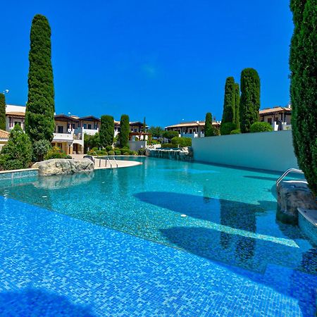 2 Bedroom Apartment Assia With Communal Pool, Aphrodite Hills Resort Kouklia Exteriér fotografie