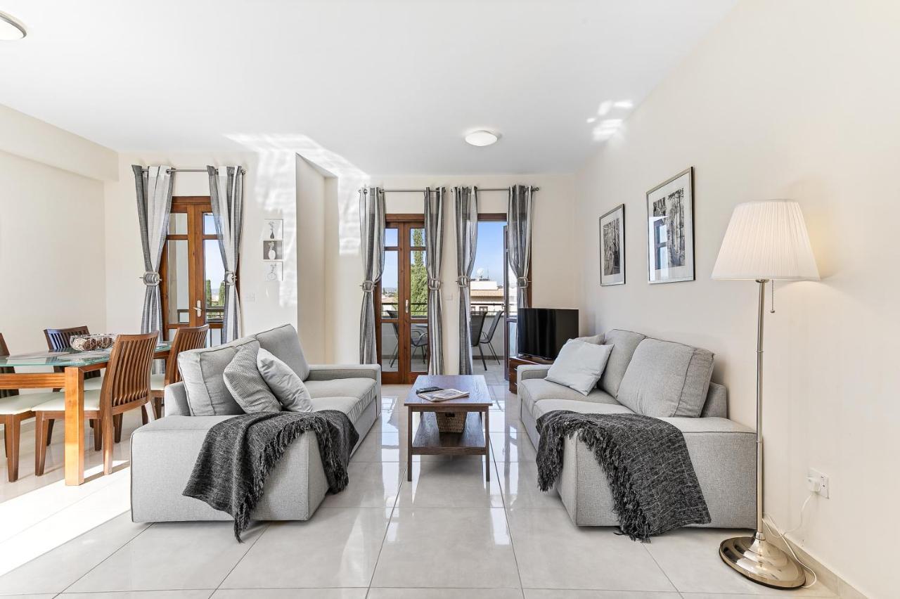 2 Bedroom Apartment Assia With Communal Pool, Aphrodite Hills Resort Kouklia Exteriér fotografie