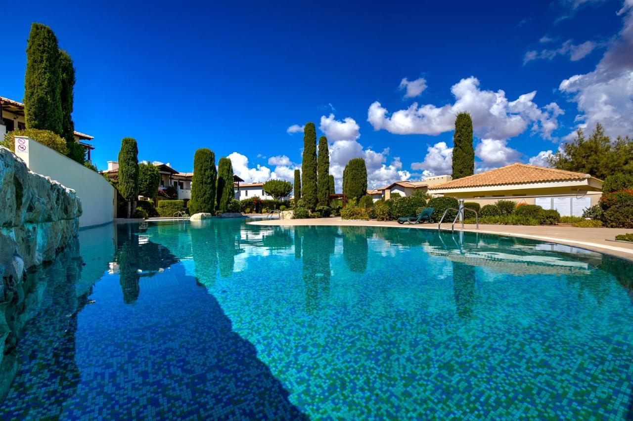 2 Bedroom Apartment Assia With Communal Pool, Aphrodite Hills Resort Kouklia Exteriér fotografie