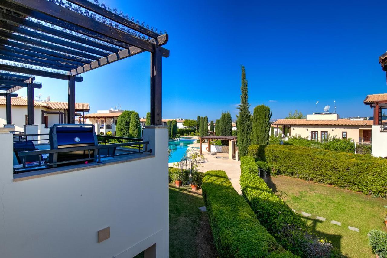 2 Bedroom Apartment Assia With Communal Pool, Aphrodite Hills Resort Kouklia Exteriér fotografie