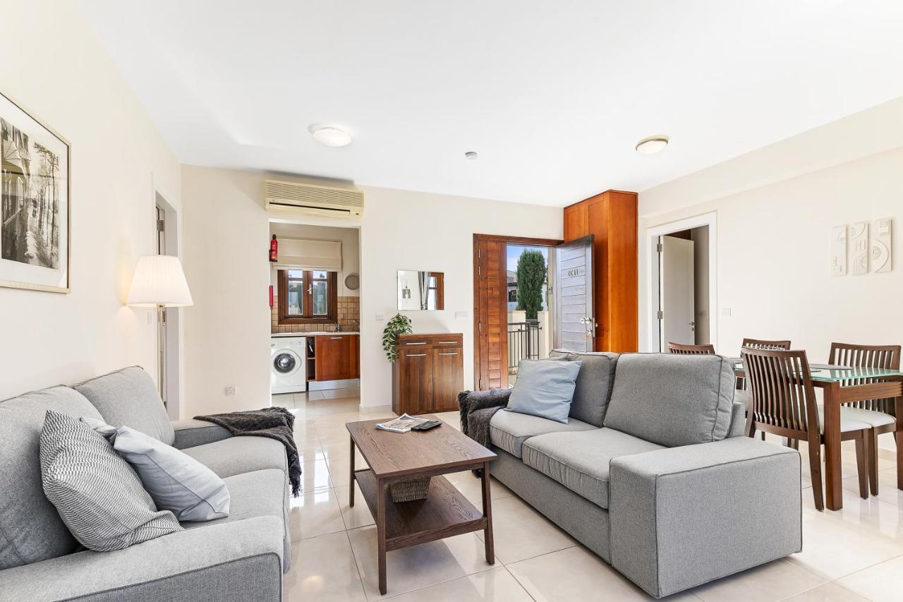 2 Bedroom Apartment Assia With Communal Pool, Aphrodite Hills Resort Kouklia Exteriér fotografie